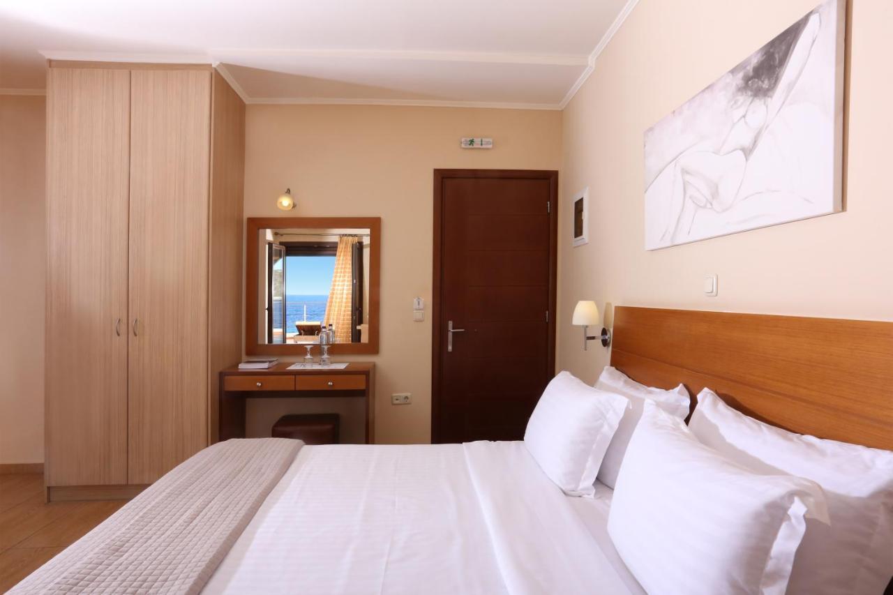 Faros Luxury Suites Marathópolis Exterior foto