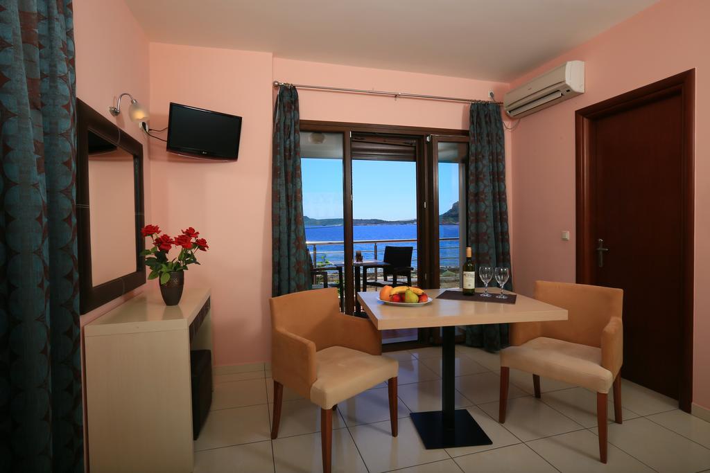 Faros Luxury Suites Marathópolis Exterior foto