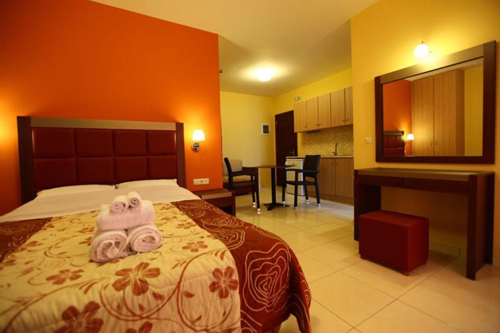 Faros Luxury Suites Marathópolis Quarto foto