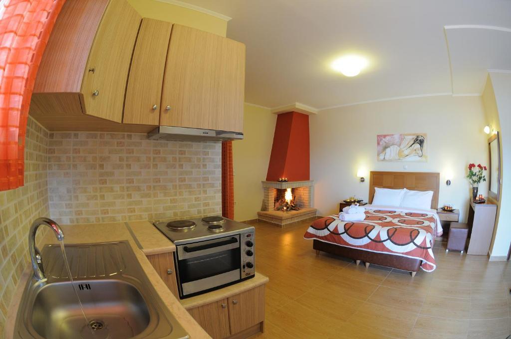 Faros Luxury Suites Marathópolis Quarto foto